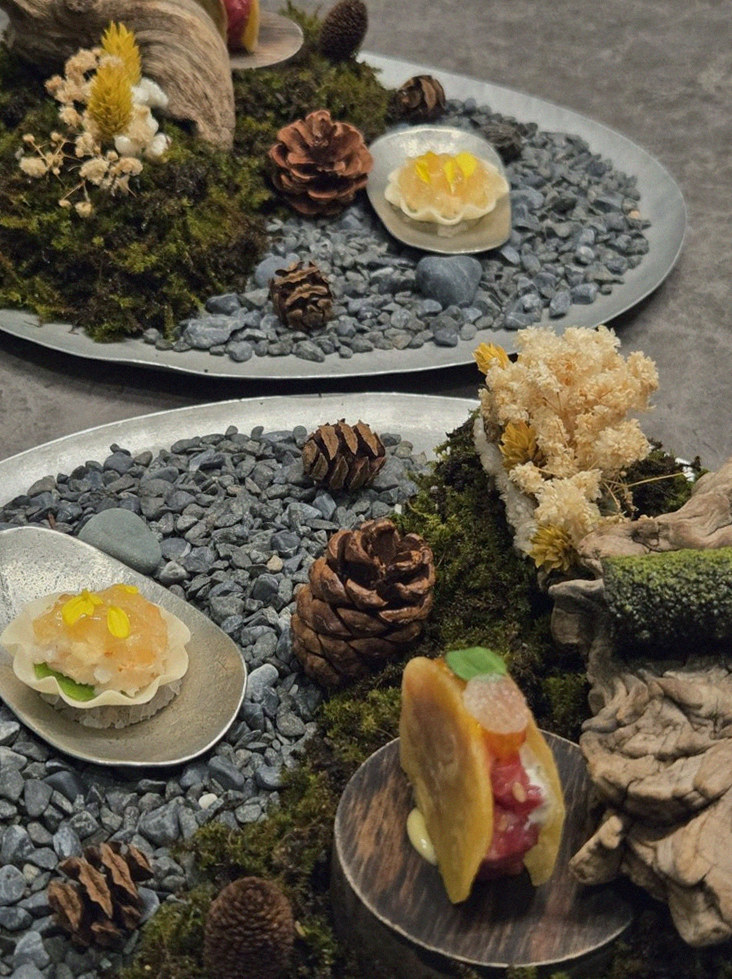 GOWOOGA Gwanghwamun · fresh Hanwoo beef tartare (yukhoe)