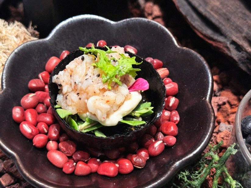 WOOHANA Yeouido · fresh Hanwoo beef tartare (yukhoe)