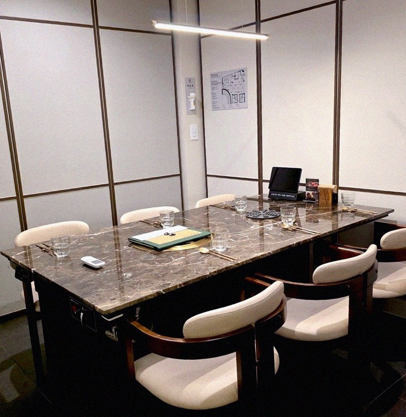 DAEBOJUNG City Hall · a private dining room — every table is a private room