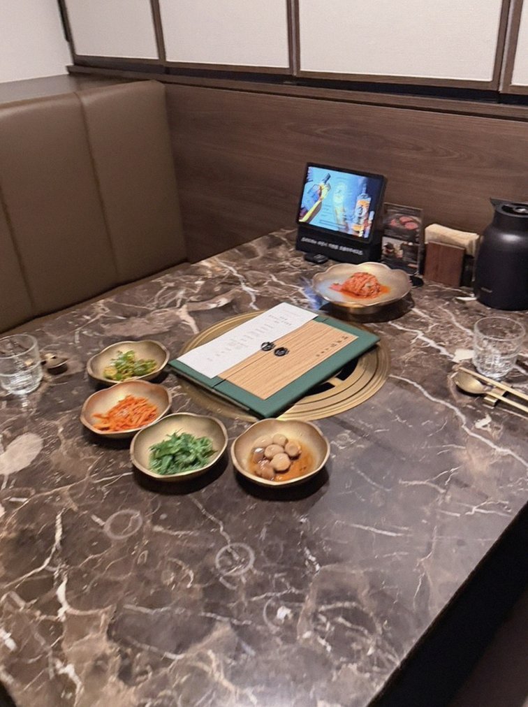 DAEBOJUNG City Hall · the full Hanwoo omakase table