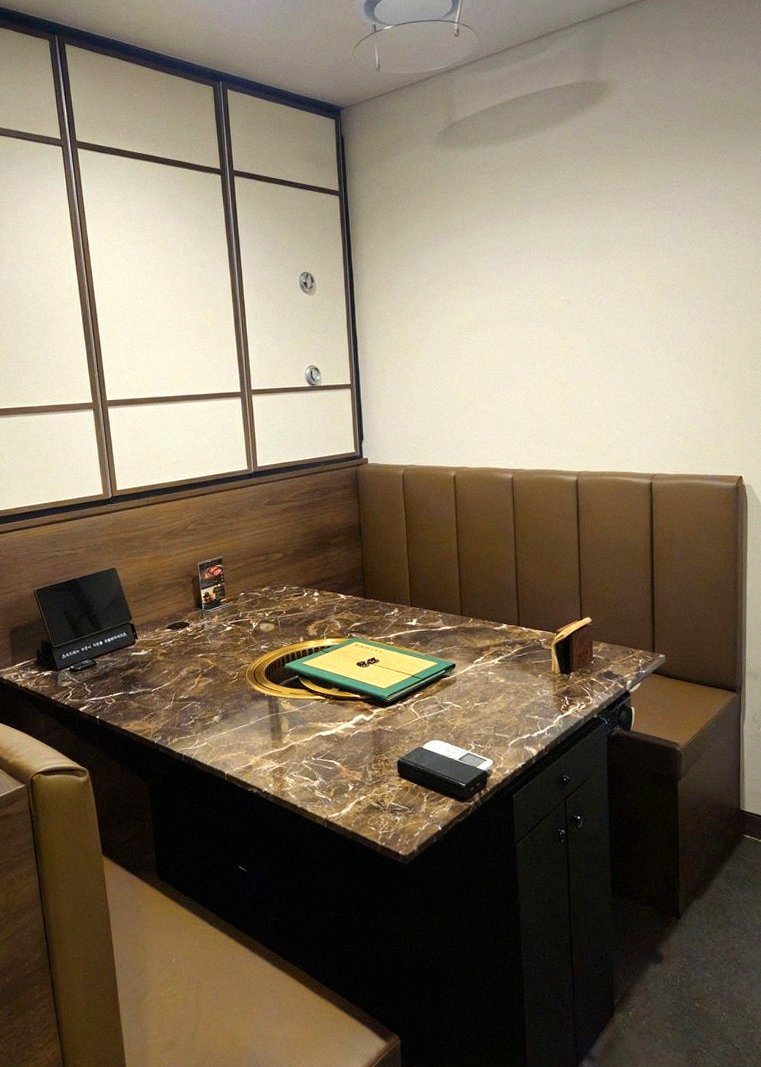 DAEBOJUNG City Hall · a private dining room — every table is a private room
