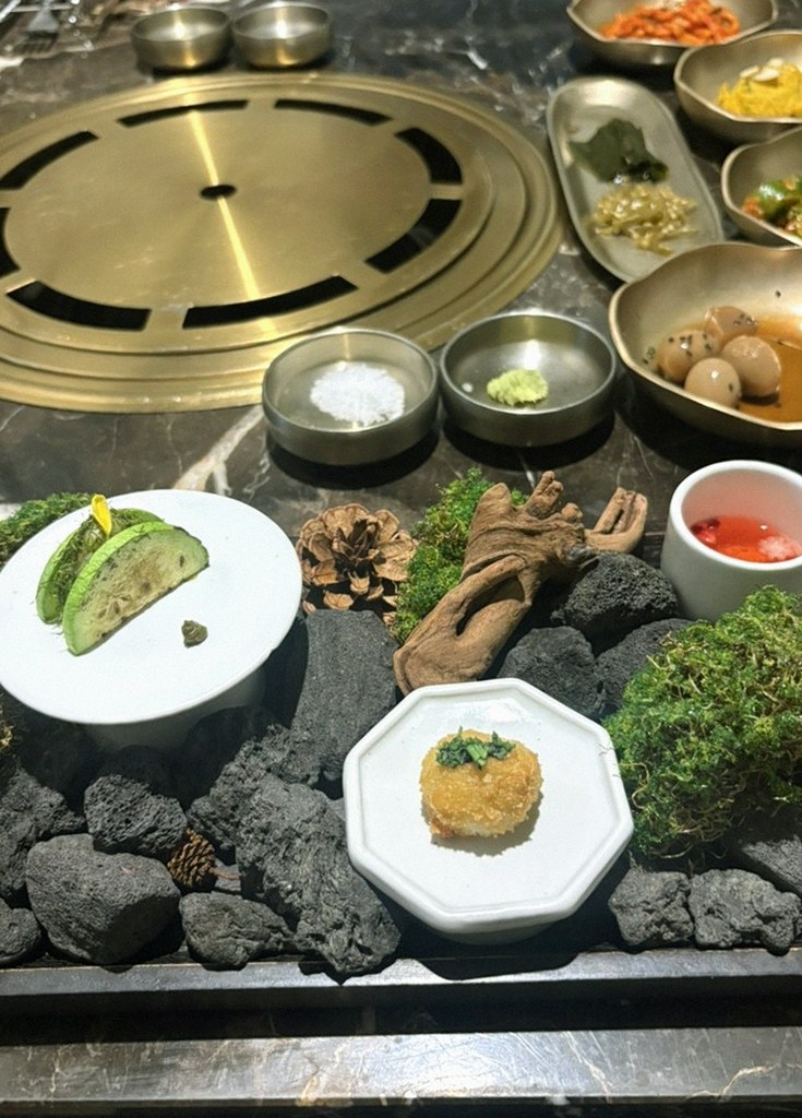 DAEBOJUNG City Hall · assorted Korean side dishes (banchan)