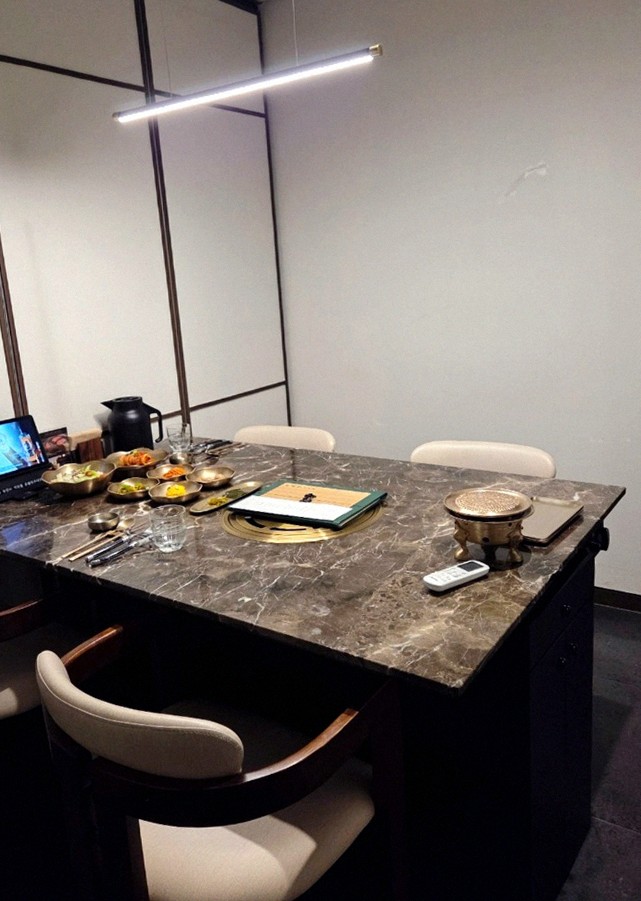 DAEBOJUNG City Hall · the full Hanwoo omakase table