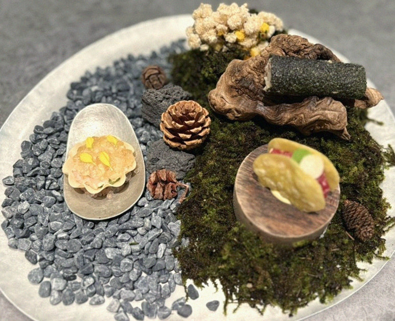 고우가 역삼점 강남 · 강남 한정식 · 한 접시씩 정성껏 플레이팅된 한우 코스 요리