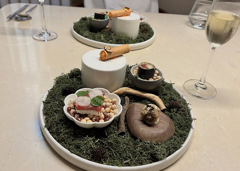 WOOARA Gwanghwamun · a plated course of Hanwoo beef