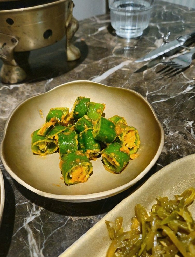 DAEBOJUNG Yeouido · assorted Korean side dishes (banchan)
