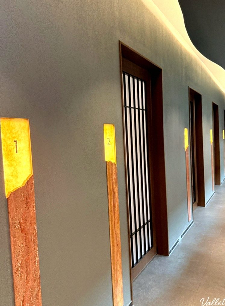 WOOHANA Jonggak · a private dining room — every table is a private room