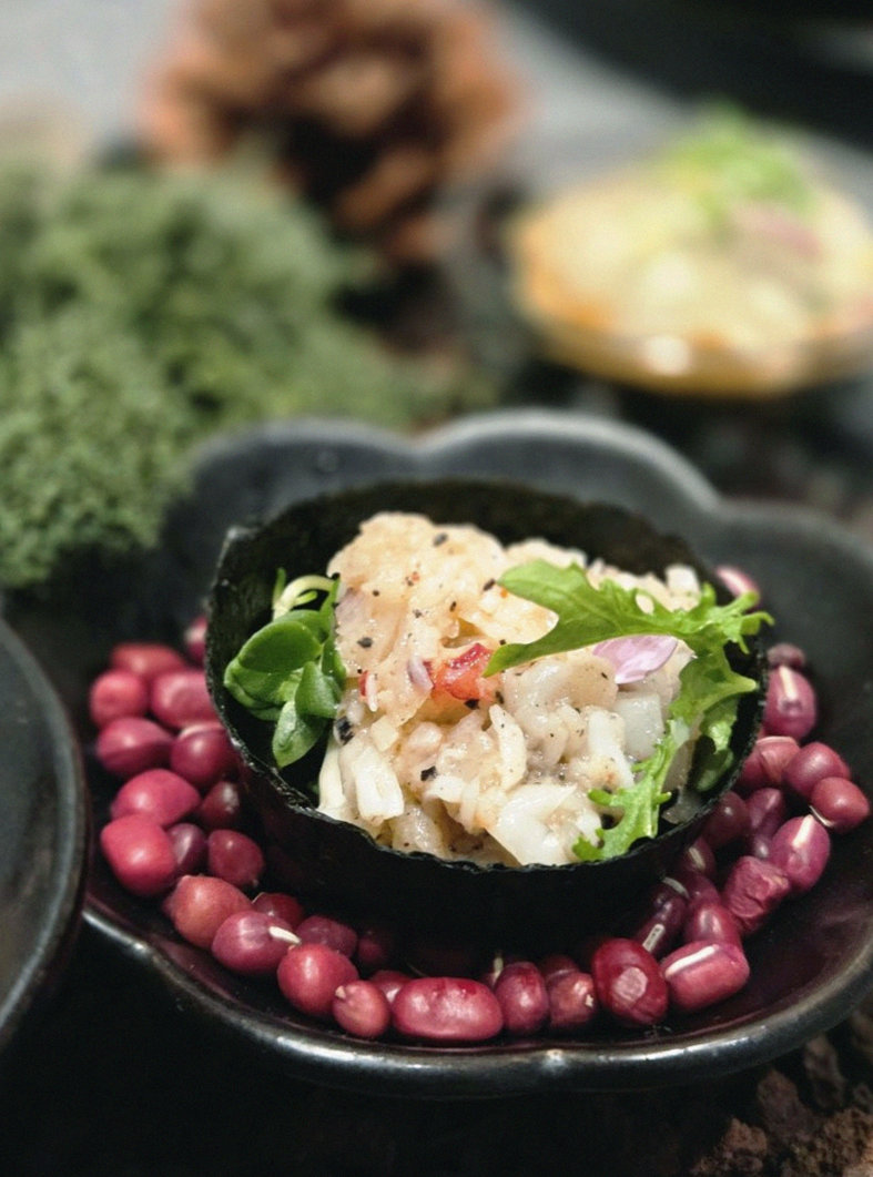 WOOHANA Jonggak · fresh Hanwoo beef tartare (yukhoe)