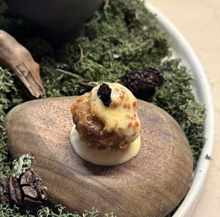 WOOARA Gwanghwamun · fresh Hanwoo beef tartare (yukhoe)