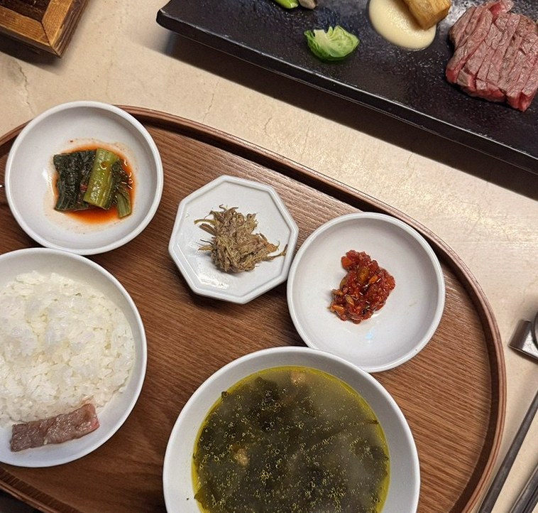 WOOARA Gwanghwamun · assorted Korean side dishes (banchan)