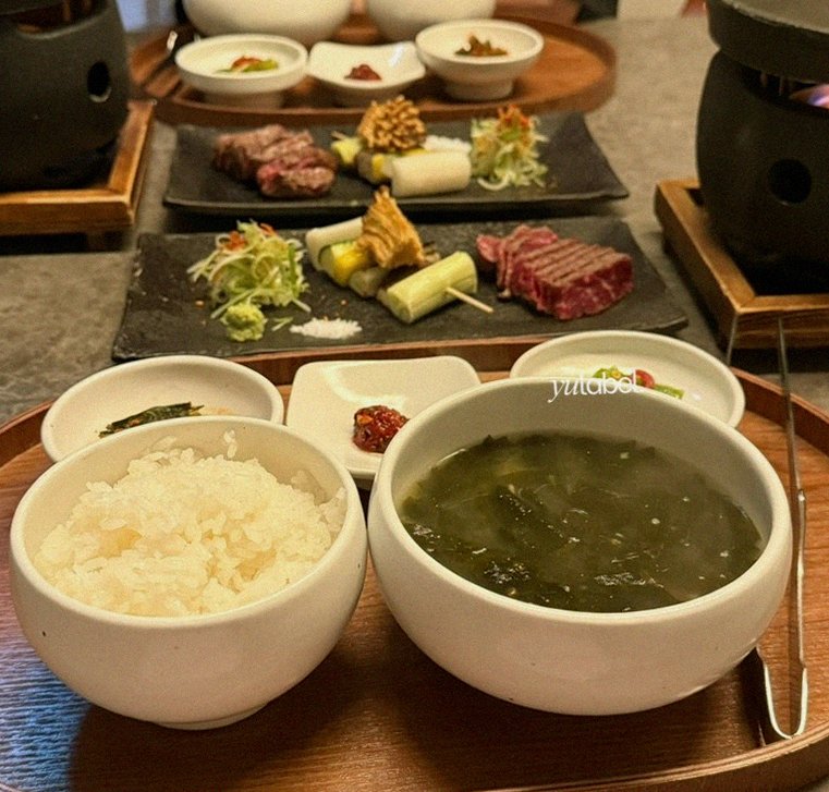 GOWOOGA Yeouido · assorted Korean side dishes (banchan)