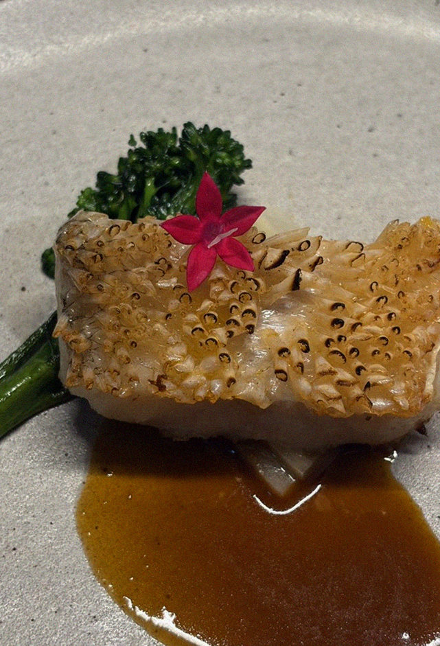 GOWOOGA Yeouido · seafood course served alongside the beef