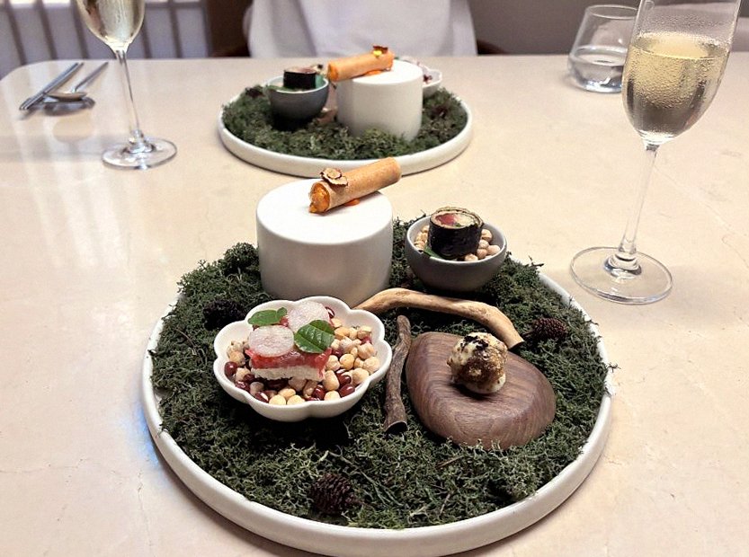 WOOARA Gwanghwamun · 逐道精心摆盘的韩牛套餐