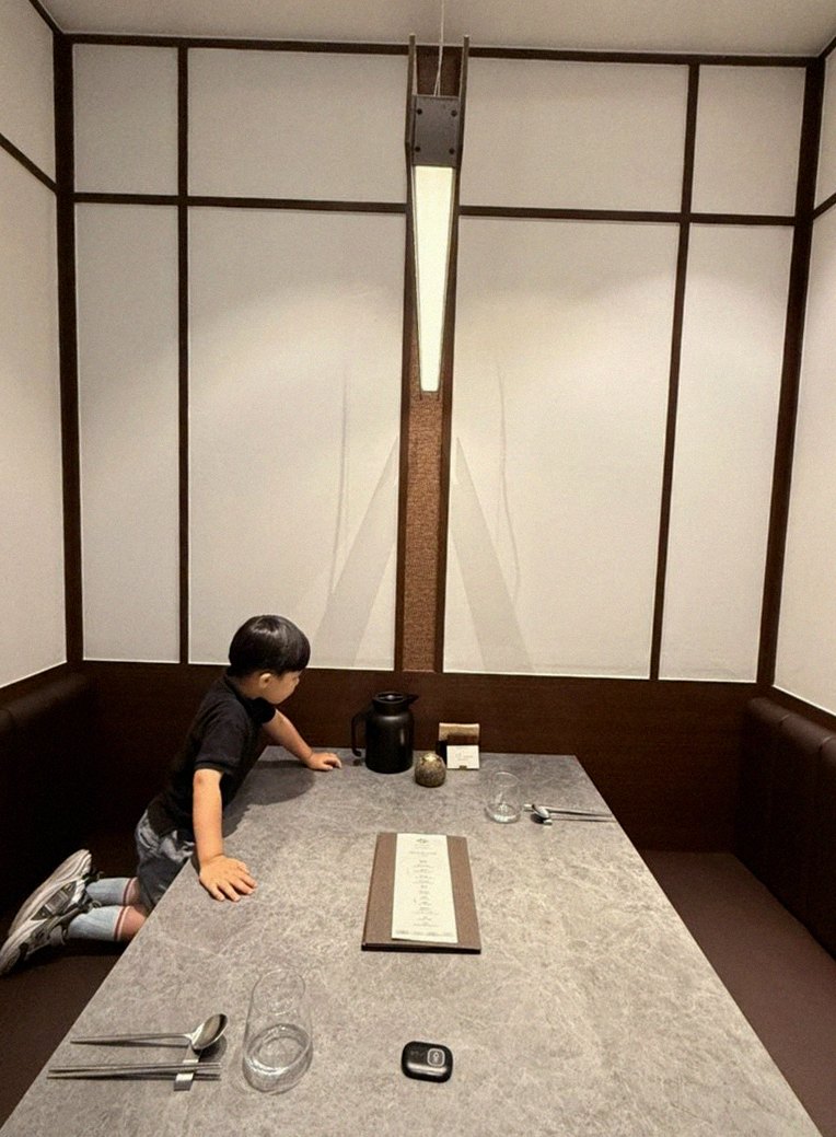 WOOHANA Jonggak · a private dining room — every table is a private room