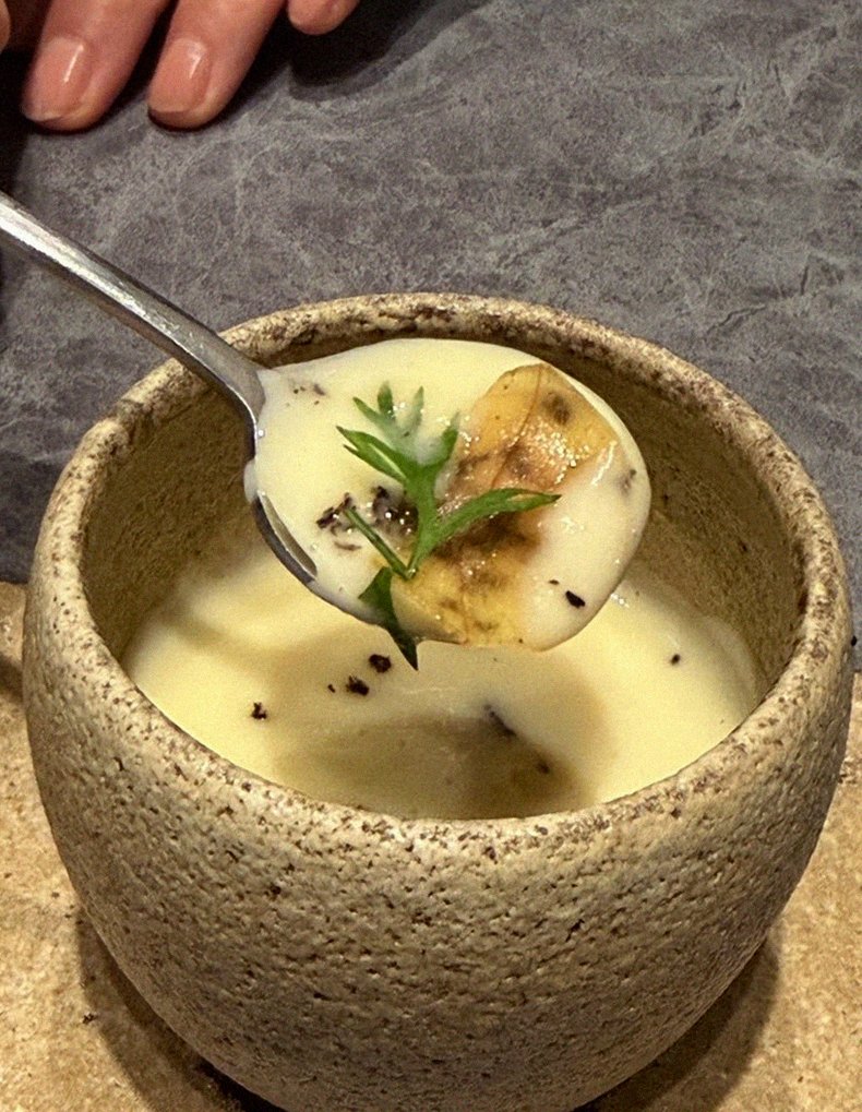 WOOHANA Jonggak · a warm soup to finish the course