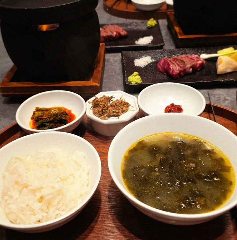 WOOHANA Jonggak · assorted Korean side dishes (banchan)