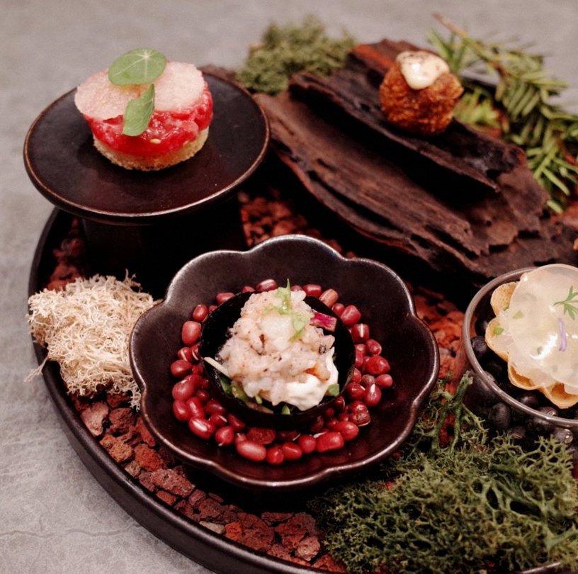WOOHANA Jonggak · fresh Hanwoo beef tartare (yukhoe)