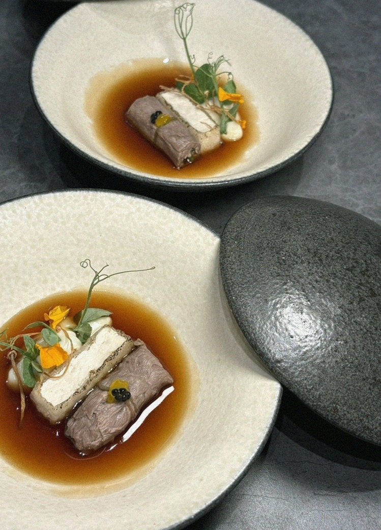 WOOHANA Jonggak · a plated course of Hanwoo beef