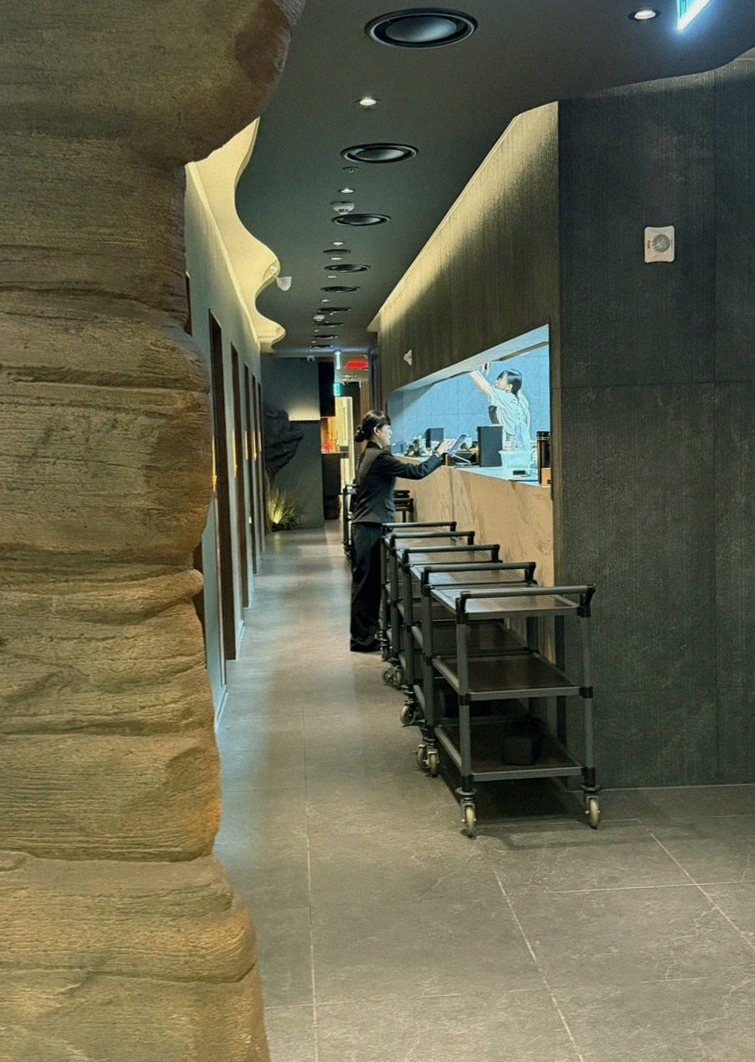 WOOHANA Jonggak · a private dining room — every table is a private room