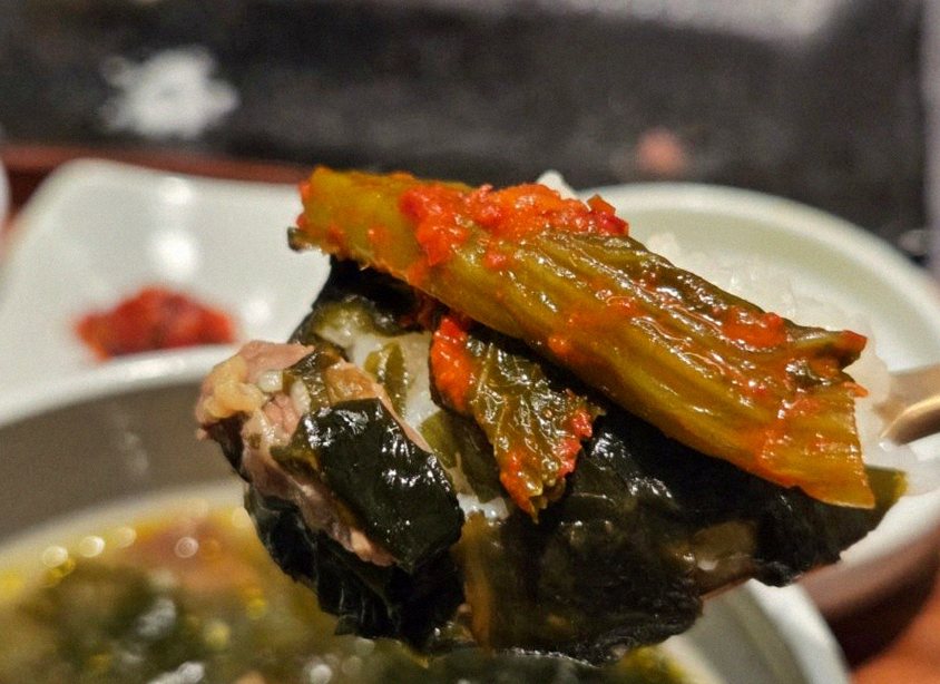 GOWOOGA Gangnam·Yeoksam · assorted Korean side dishes (banchan)