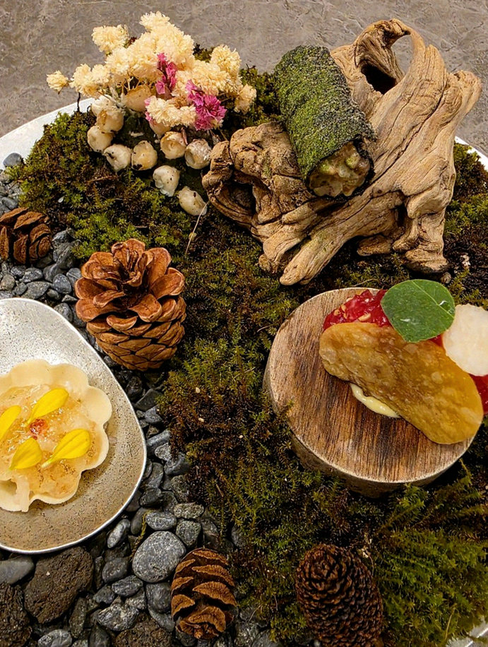 GOWOOGA Gwanghwamun · 套餐中搭配的海鲜料理