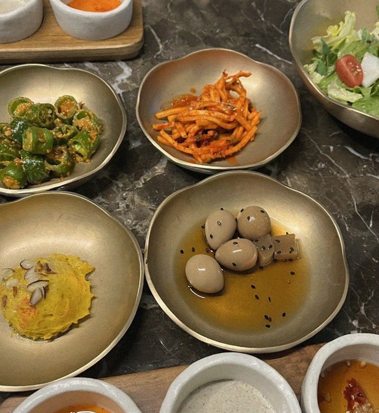 DAEBOJUNG City Hall · assorted Korean side dishes (banchan)