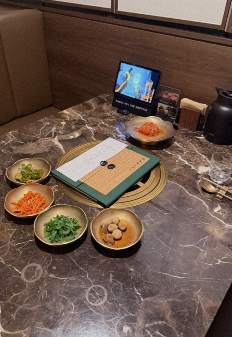 DAEBOJUNG City Hall · the full Hanwoo omakase table