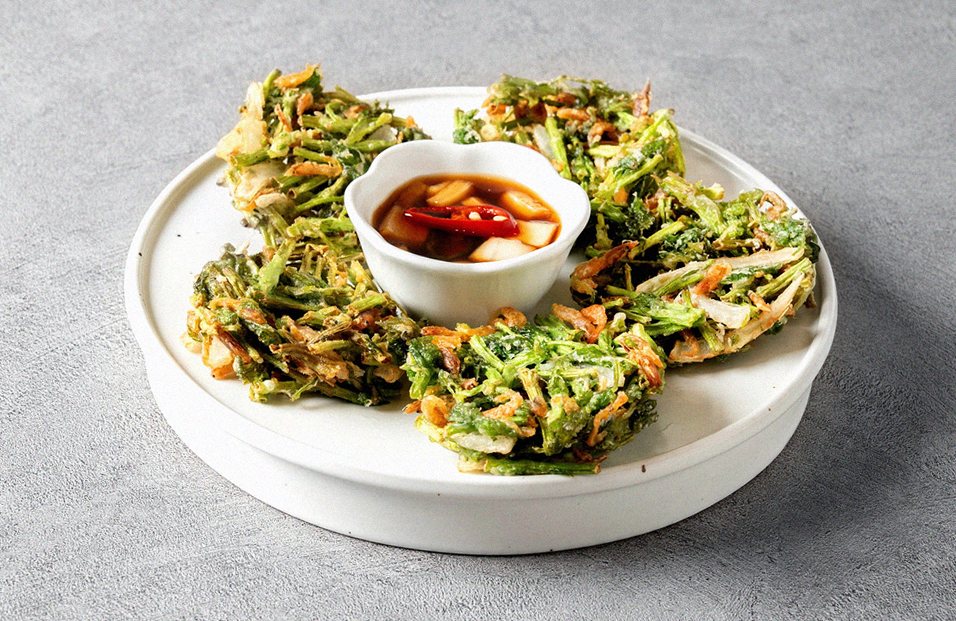 DAEBOJUNG Yeouido · assorted Korean side dishes (banchan)