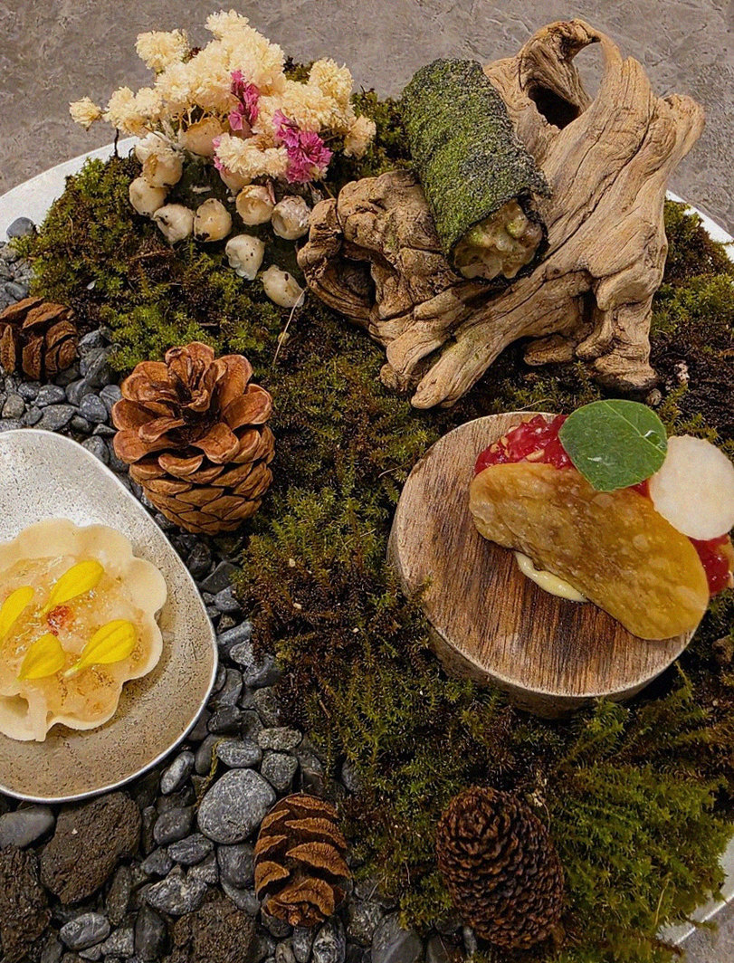 GOWOOGA Gwanghwamun · 套餐中搭配的海鲜料理