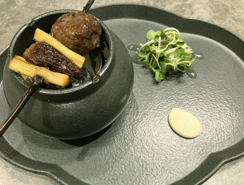 GOWOOGA Gwanghwamun · 逐道精心摆盘的韩牛套餐