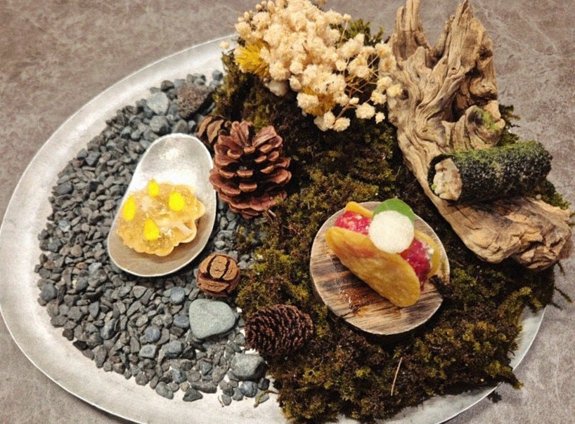 GOWOOGA Gwanghwamun · the signature Hanwoo showing — marbled beef cuts and caviar presented in a display chest