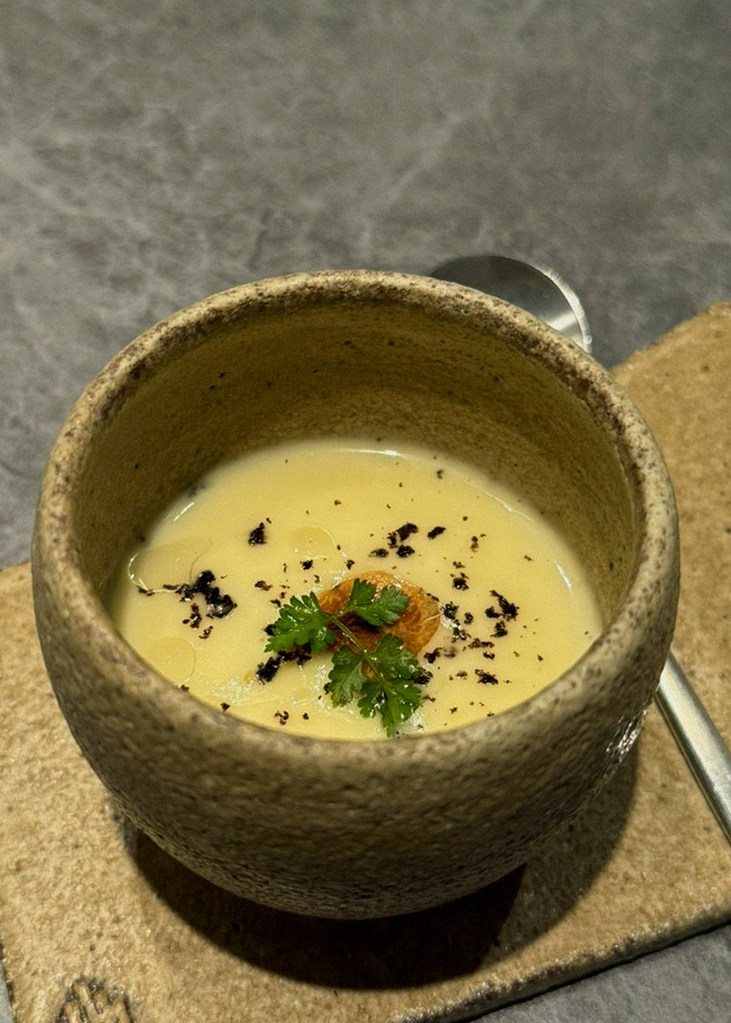 우하나 종각역점 · 서울 한우오마카세 · 따뜻하게 마무리하는 국물 요리