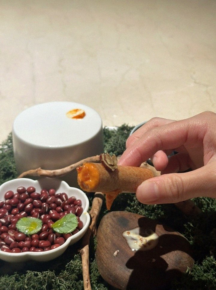 WOOARA Gwanghwamun · fresh Hanwoo beef tartare (yukhoe)
