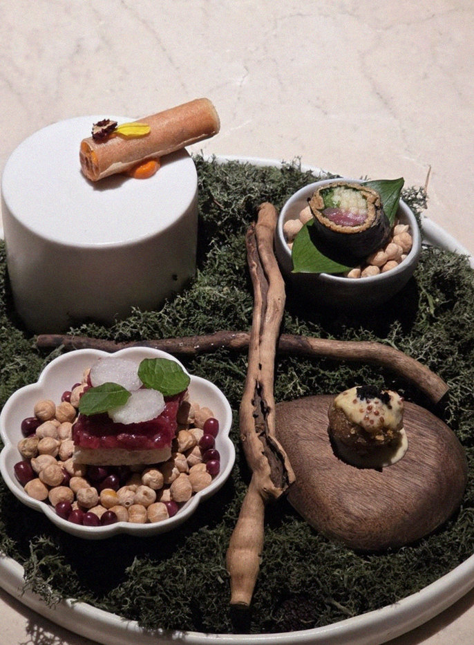WOOARA Yeouido · a plated course of Hanwoo beef