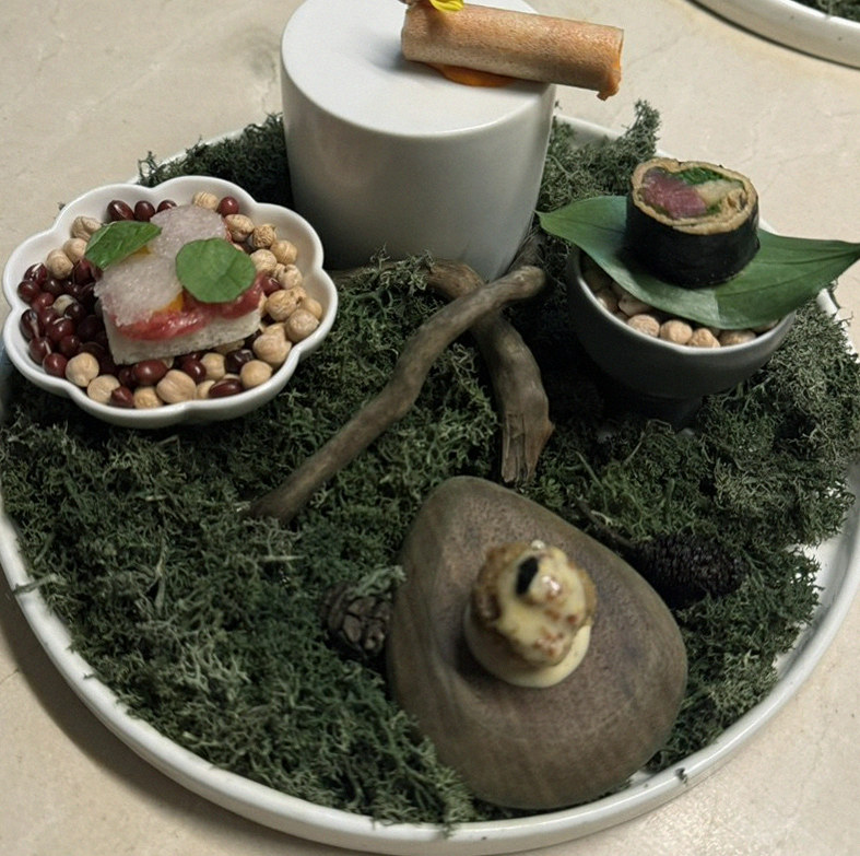 WOOARA Gwanghwamun · 套餐中搭配的海鲜料理