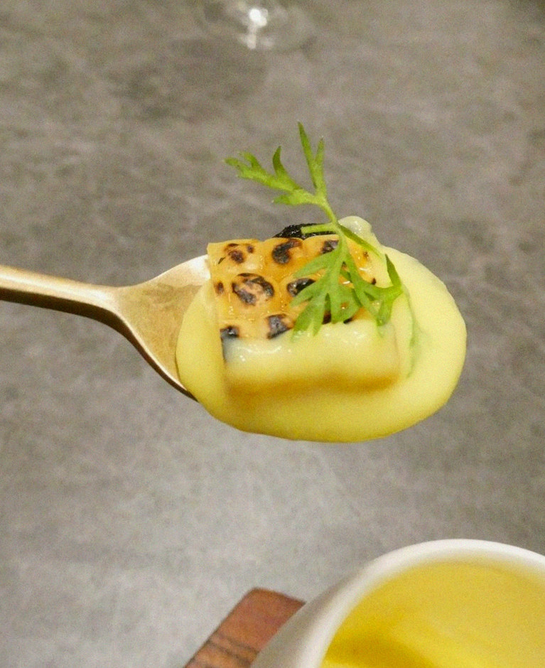 GOWOOGA Gwanghwamun · fresh Hanwoo beef tartare (yukhoe)