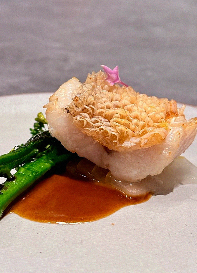 GOWOOGA Gangnam·Yeoksam · seafood course served alongside the beef