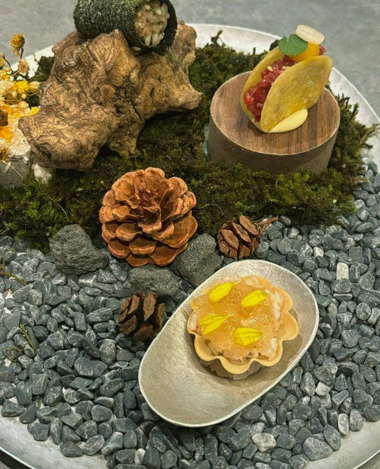 GOWOOGA Gangnam·Yeoksam · fresh Hanwoo beef tartare (yukhoe)