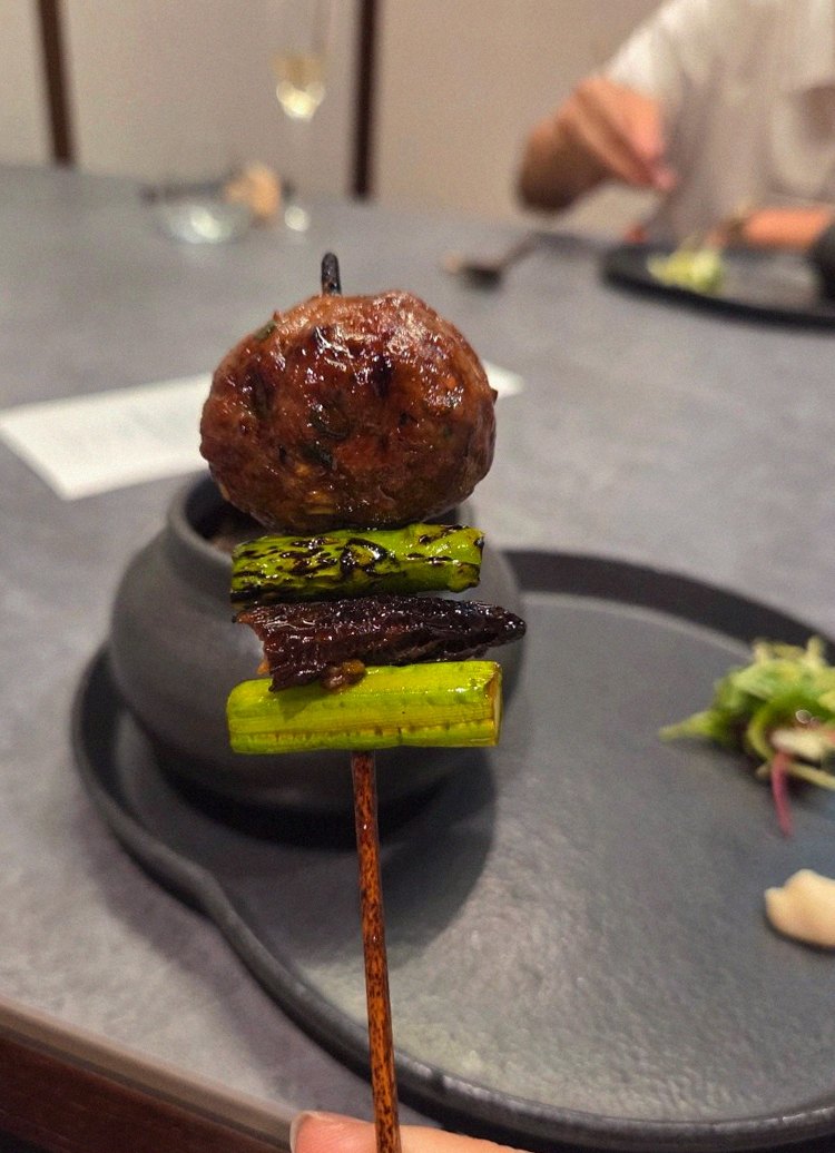 GOWOOGA Gangnam·Yeoksam · a plated course of Hanwoo beef