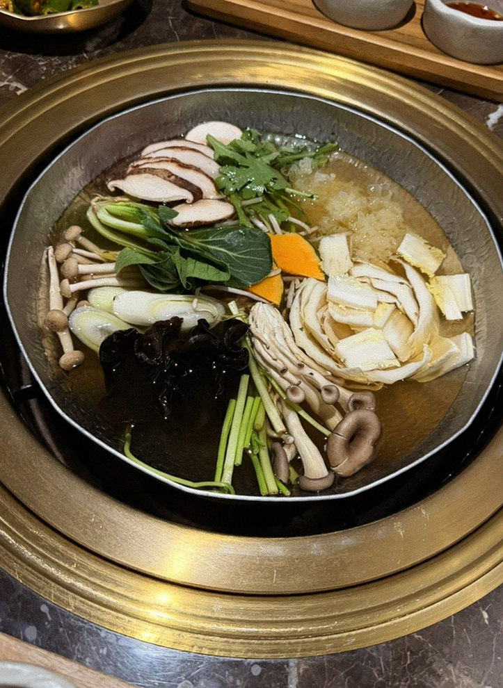 DAEBOJUNG City Hall · a warm soup to finish the course