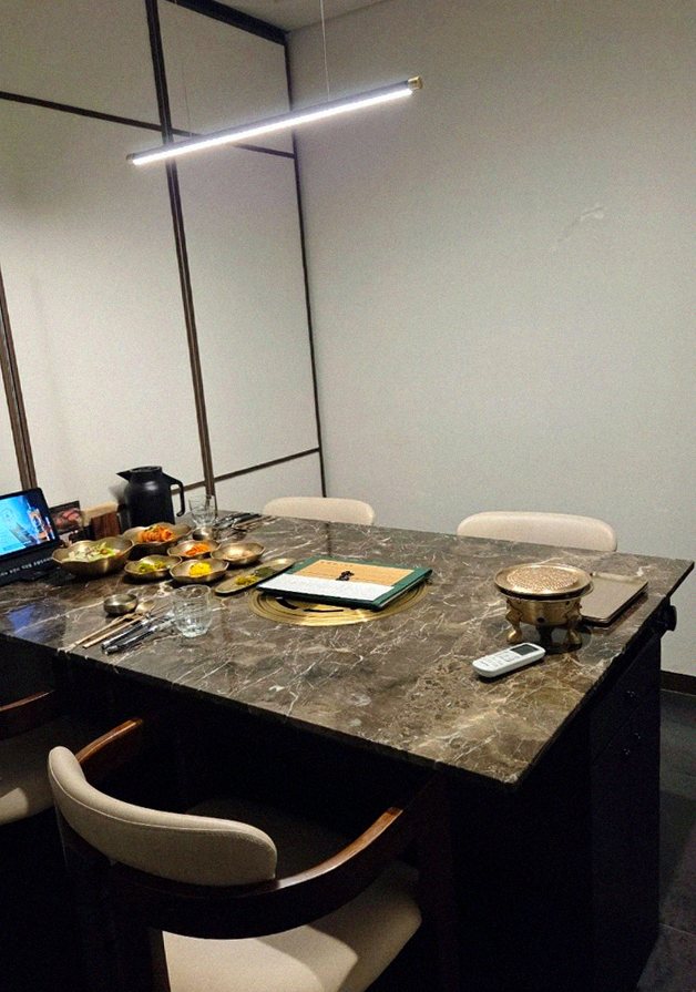 DAEBOJUNG City Hall · the full Hanwoo omakase table