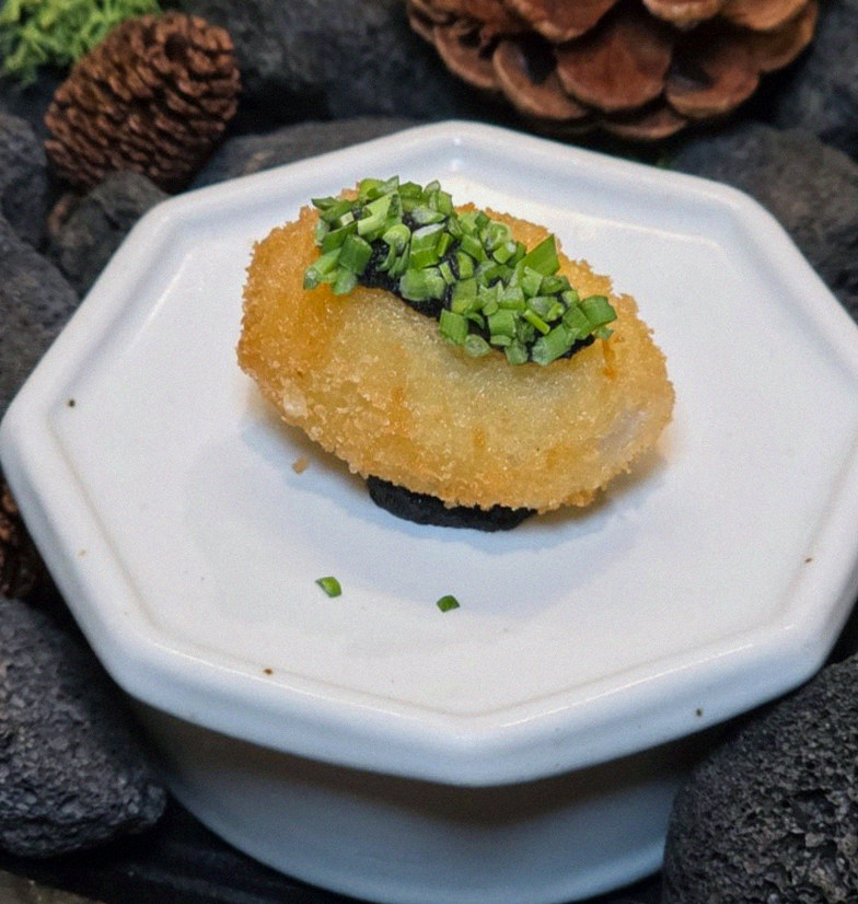 DAEBOJUNG City Hall · fresh Hanwoo beef tartare (yukhoe)