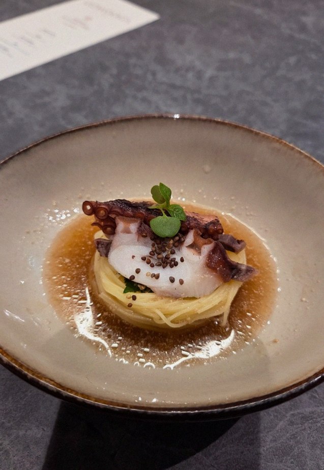 GOWOOGA Gangnam·Yeoksam · a plated course of Hanwoo beef