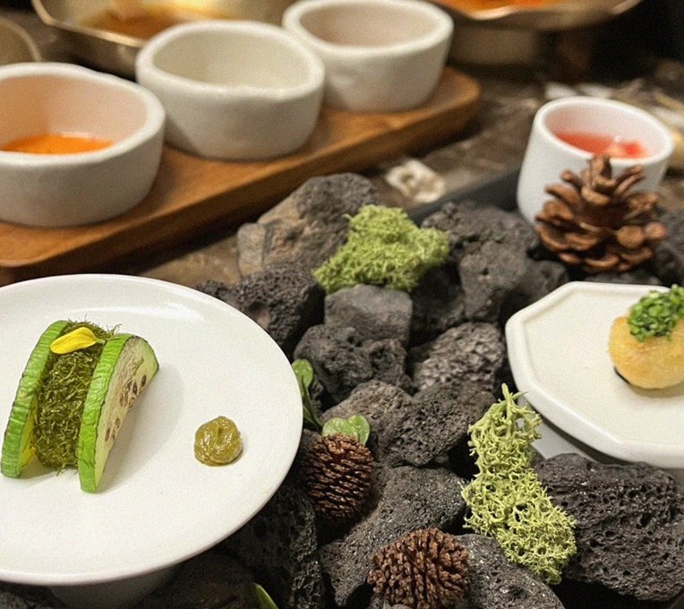 DAEBOJUNG City Hall · a plated course of Hanwoo beef