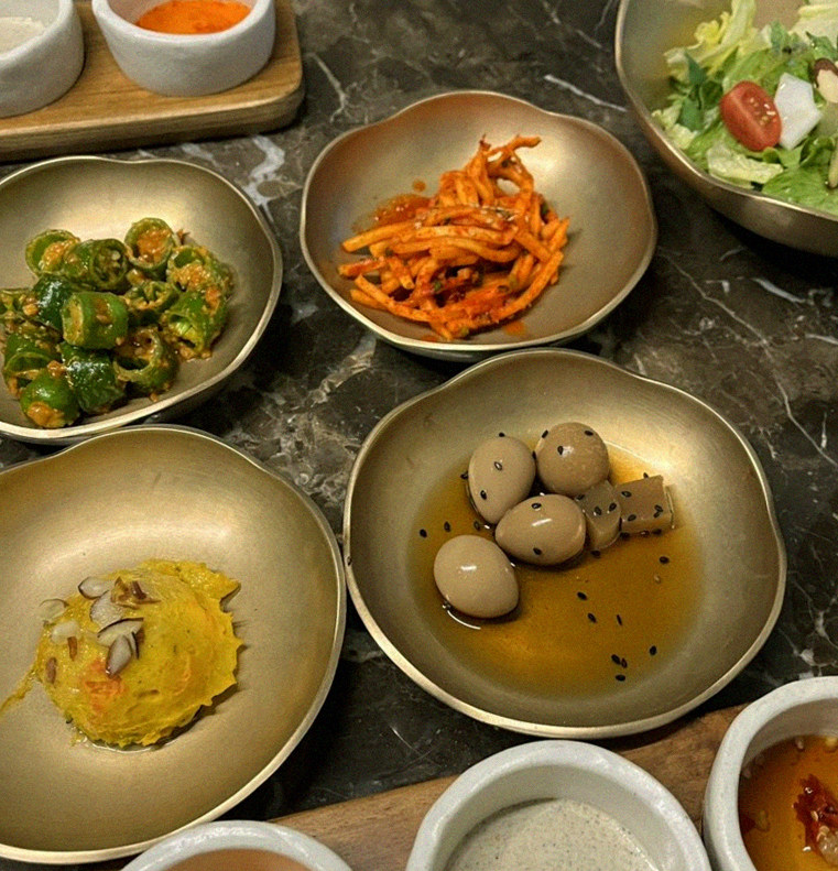 DAEBOJUNG City Hall · assorted Korean side dishes (banchan)