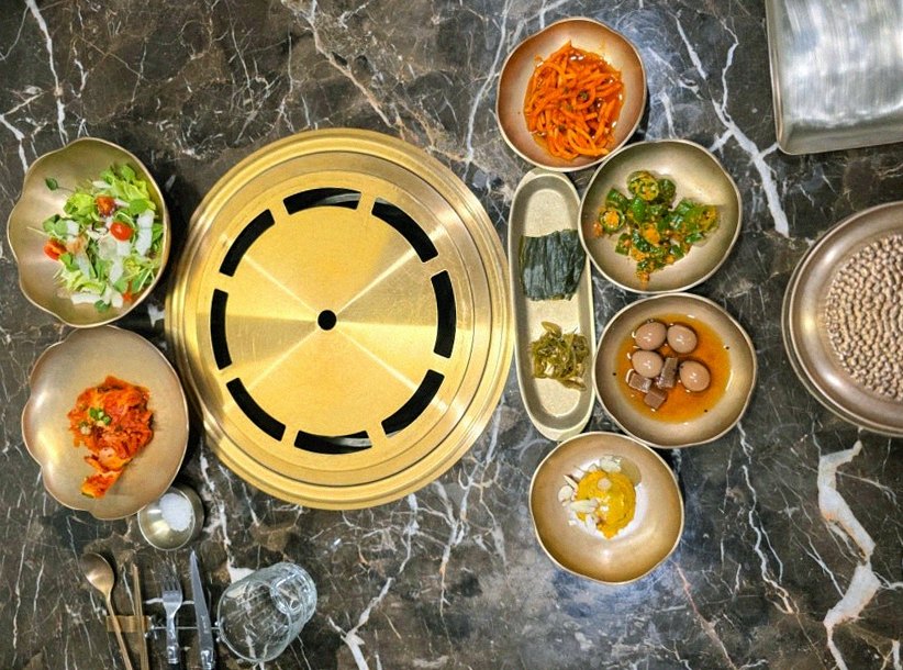 DAEBOJUNG City Hall · assorted Korean side dishes (banchan)