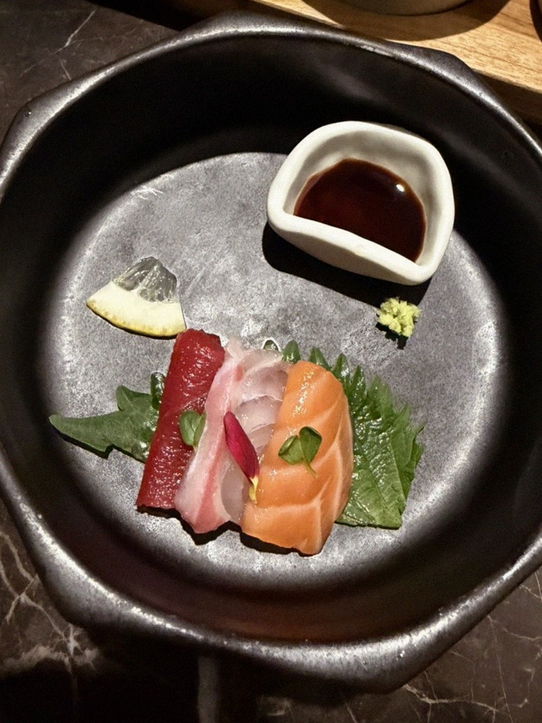 DAEBOJUNG City Hall · seafood course served alongside the beef