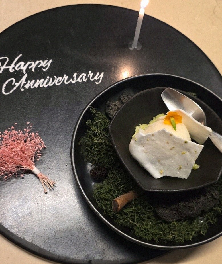 WOOARA Gwanghwamun · fresh Hanwoo beef tartare (yukhoe)