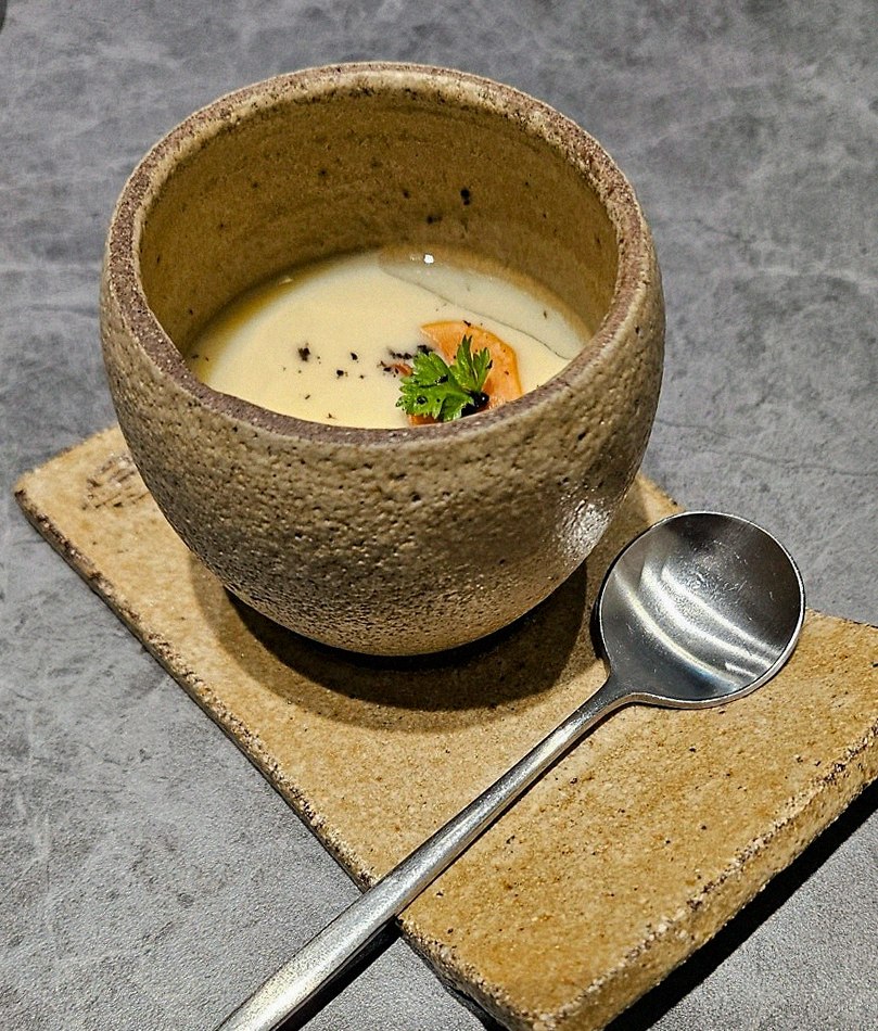 WOOHANA Yeouido · a warm soup to finish the course