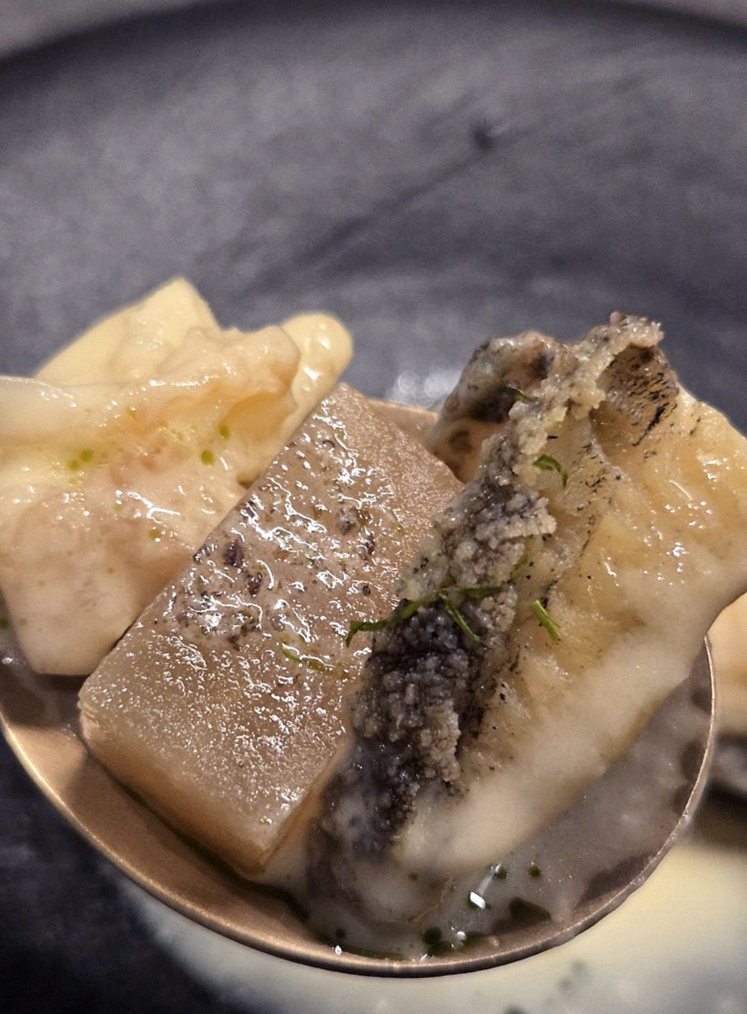 고우가 광화문점 · 경복궁역 점심맛집 · 코스에 곁들여지는 해산물 요리